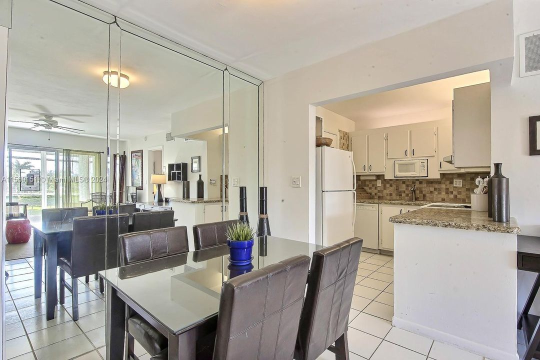 Active With Contract: $1,950 (1 beds, 1 baths, 600 Square Feet)