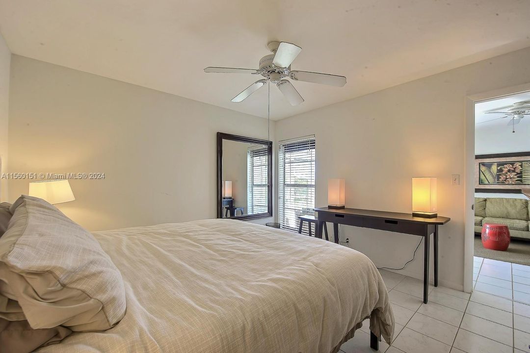 Active With Contract: $1,950 (1 beds, 1 baths, 600 Square Feet)