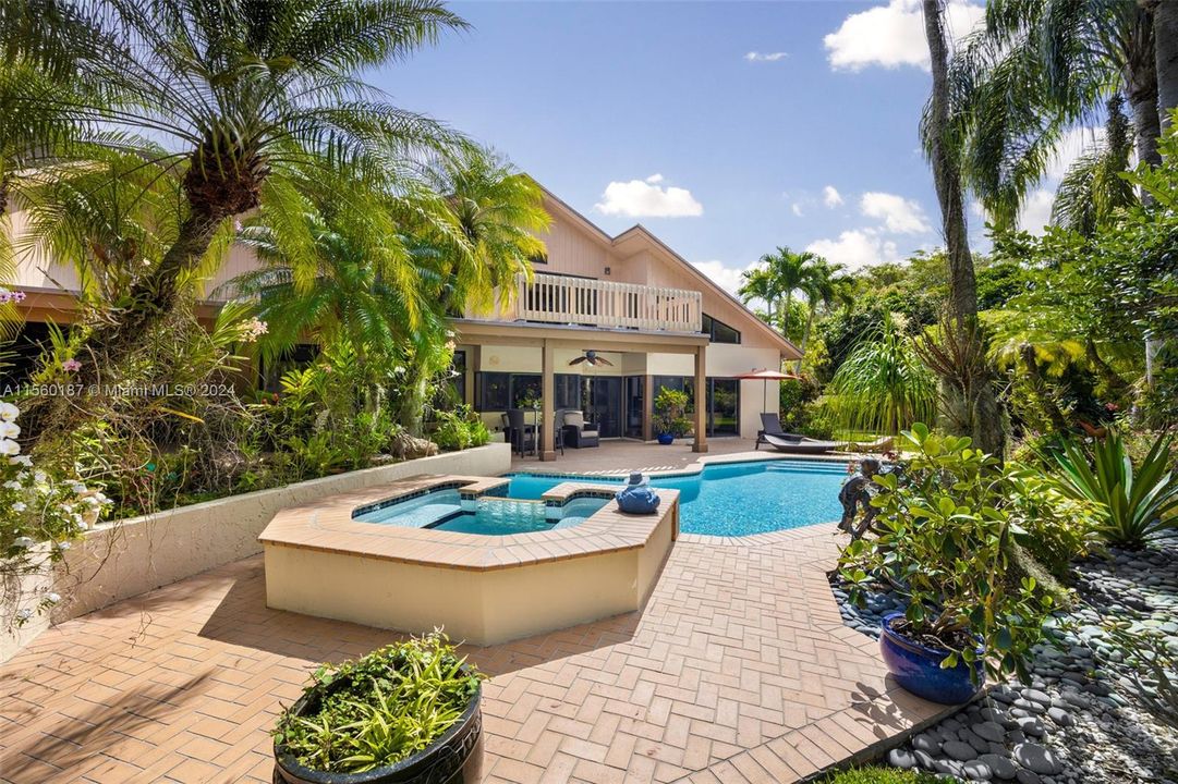 Recently Sold: $2,450,000 (5 beds, 4 baths, 3273 Square Feet)
