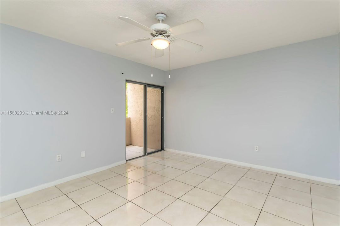 Active With Contract: $280,000 (2 beds, 2 baths, 911 Square Feet)