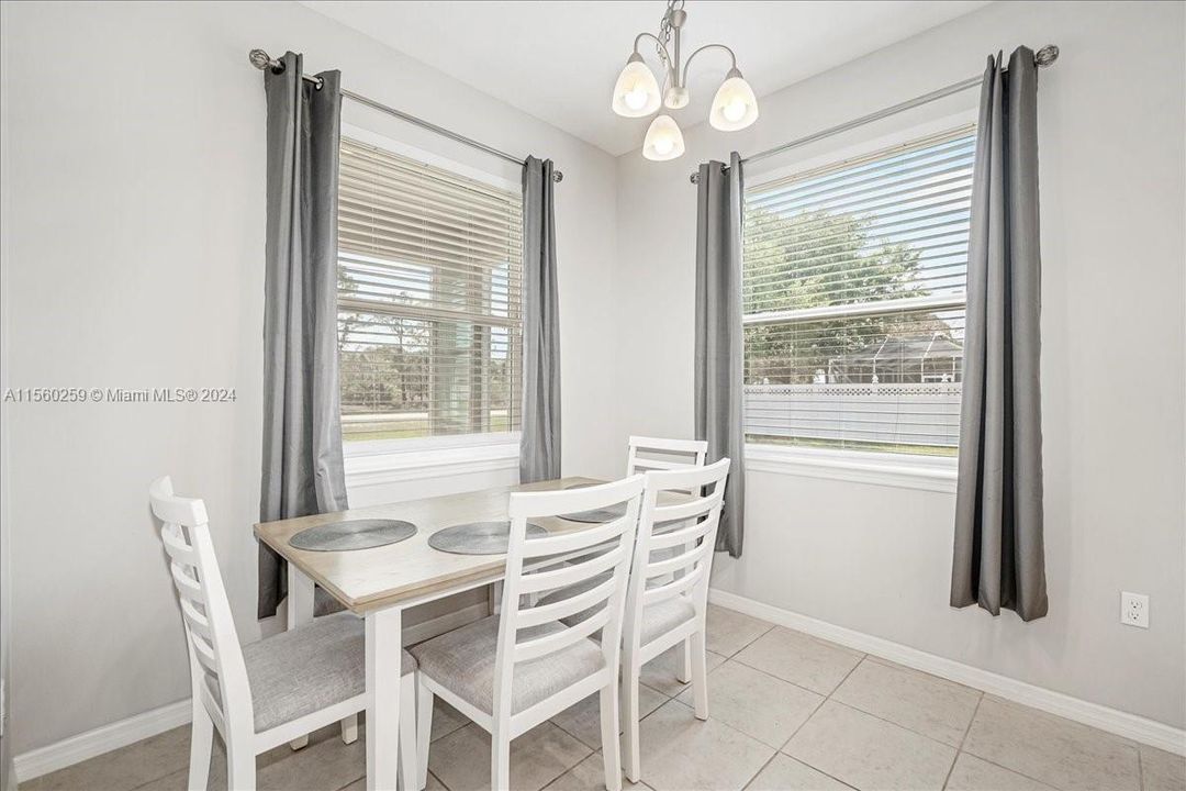 最近售出: $550,000 (5 贝兹, 3 浴室, 2606 平方英尺)