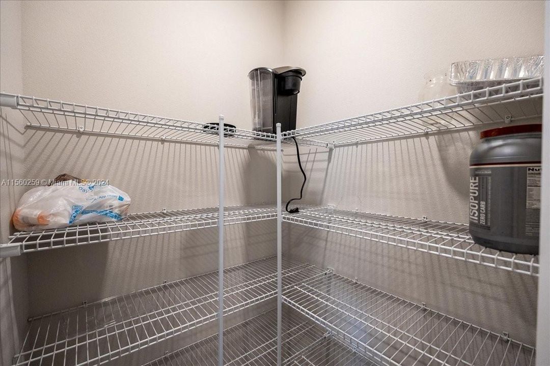 最近售出: $550,000 (5 贝兹, 3 浴室, 2606 平方英尺)