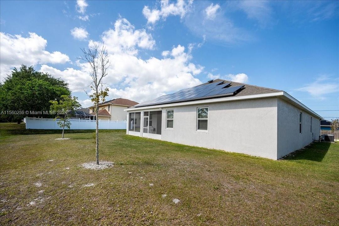 最近售出: $550,000 (5 贝兹, 3 浴室, 2606 平方英尺)