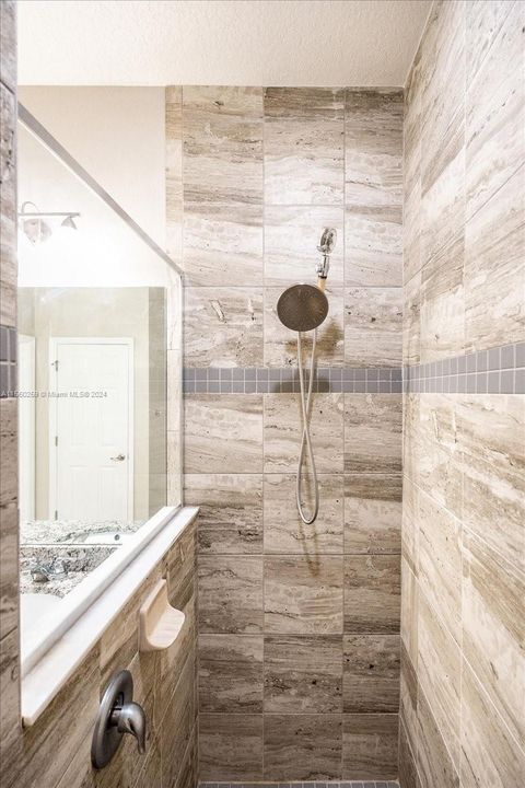 最近售出: $550,000 (5 贝兹, 3 浴室, 2606 平方英尺)