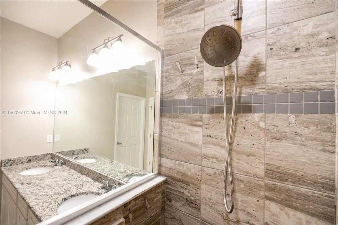 最近售出: $550,000 (5 贝兹, 3 浴室, 2606 平方英尺)