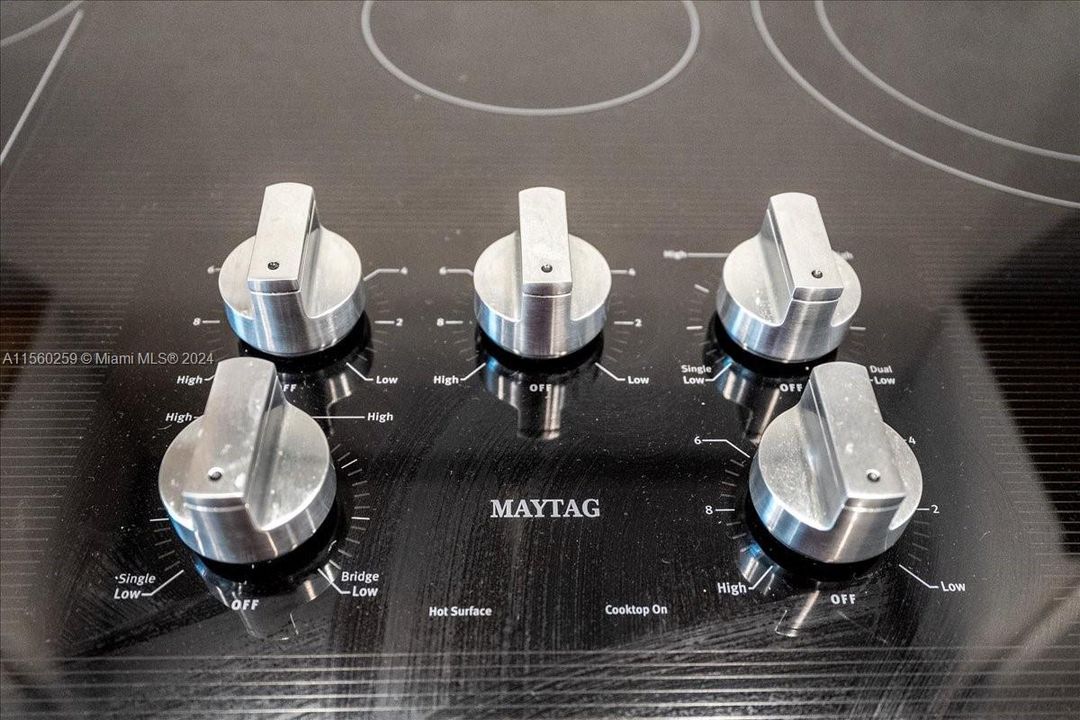 最近售出: $550,000 (5 贝兹, 3 浴室, 2606 平方英尺)