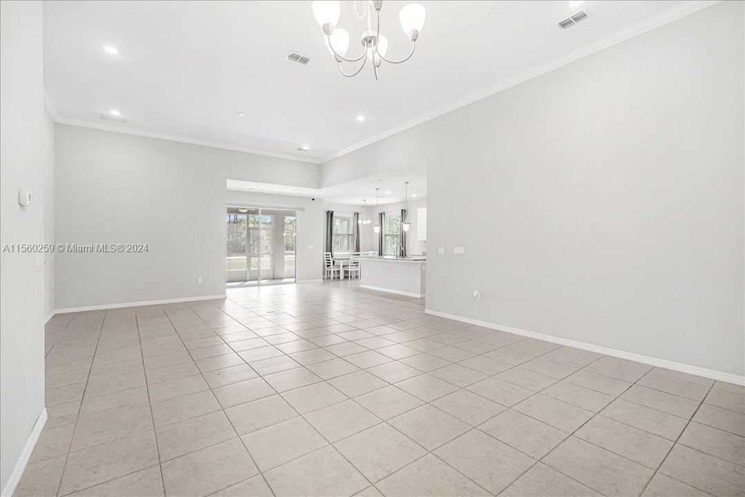 最近售出: $550,000 (5 贝兹, 3 浴室, 2606 平方英尺)