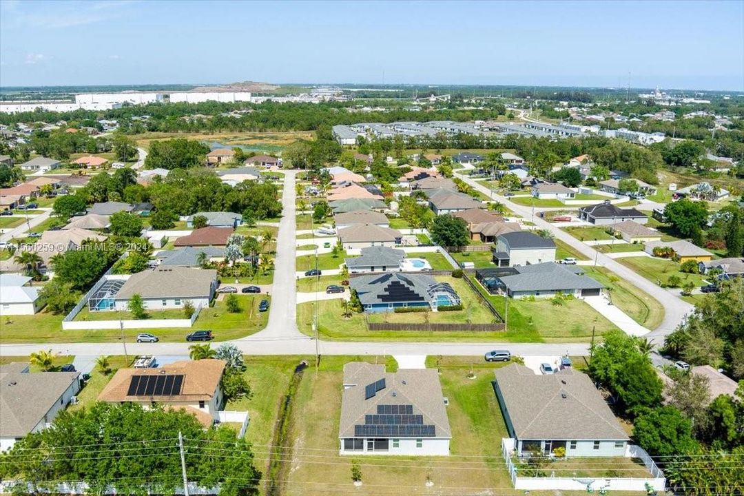 最近售出: $550,000 (5 贝兹, 3 浴室, 2606 平方英尺)