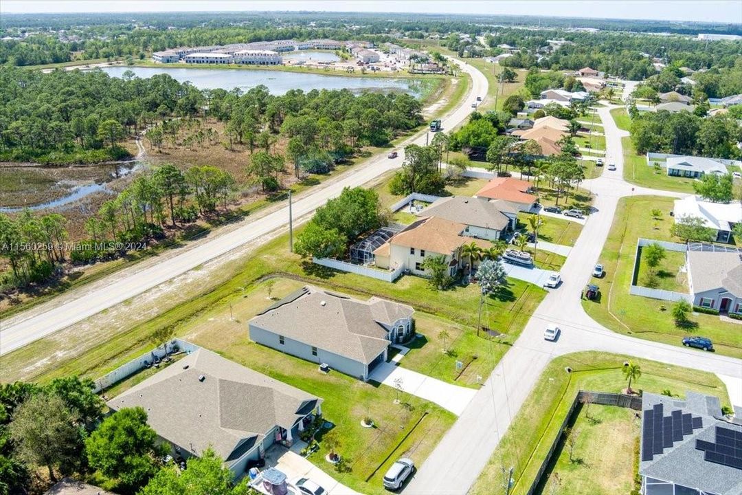 最近售出: $550,000 (5 贝兹, 3 浴室, 2606 平方英尺)