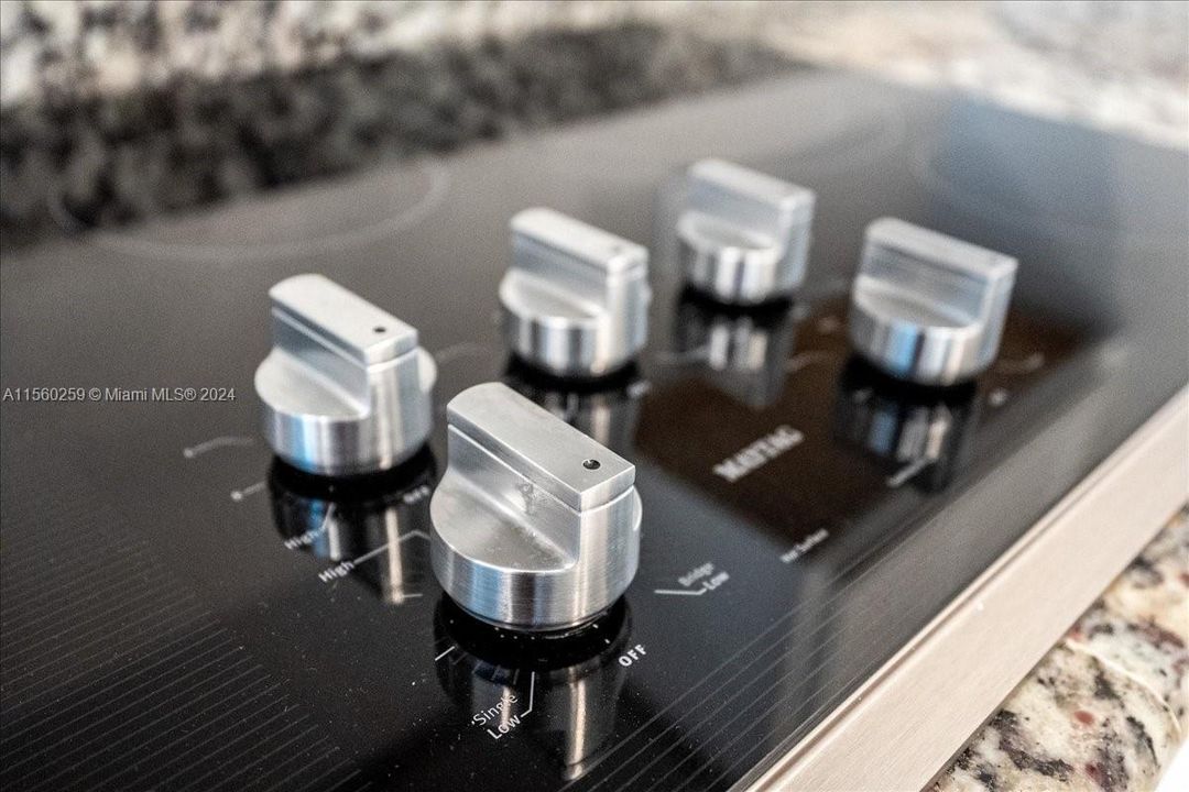 最近售出: $550,000 (5 贝兹, 3 浴室, 2606 平方英尺)