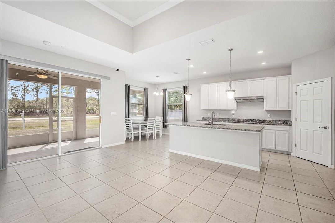 最近售出: $550,000 (5 贝兹, 3 浴室, 2606 平方英尺)