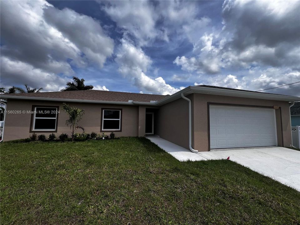 For Sale: $378,000 (3 beds, 2 baths, 1362 Square Feet)