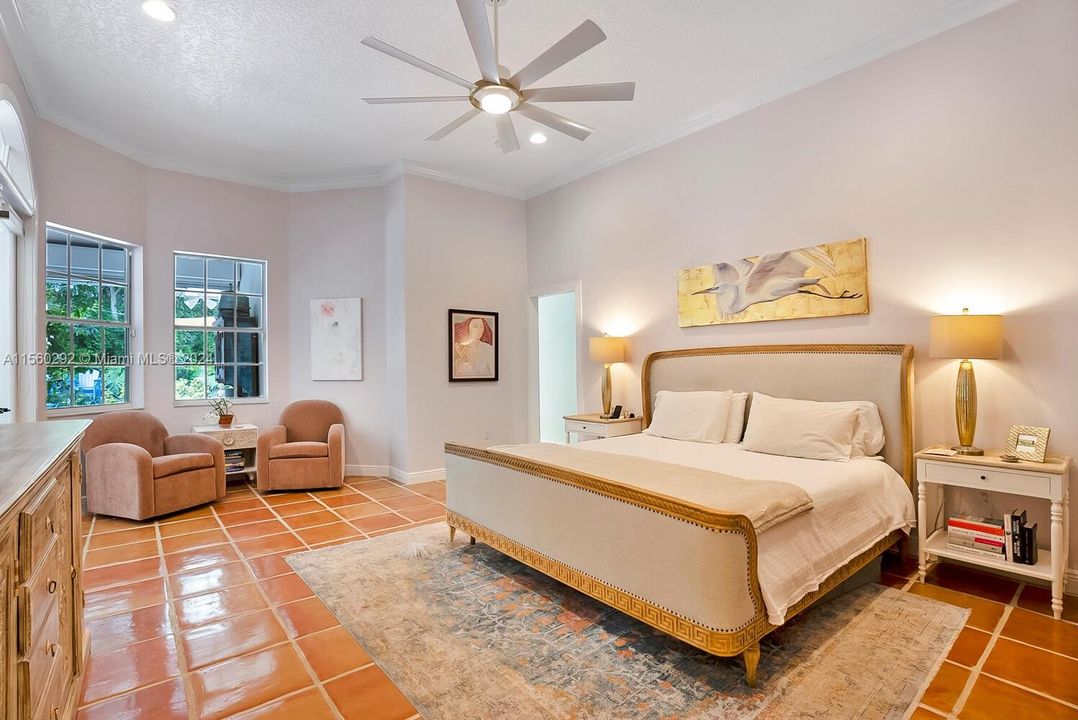 最近租的: $12,500 (5 贝兹, 4 浴室, 3456 平方英尺)