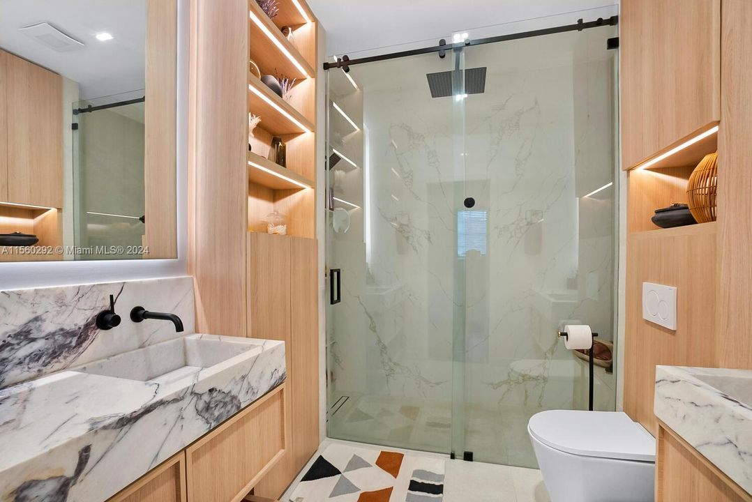 最近租的: $12,500 (5 贝兹, 4 浴室, 3456 平方英尺)