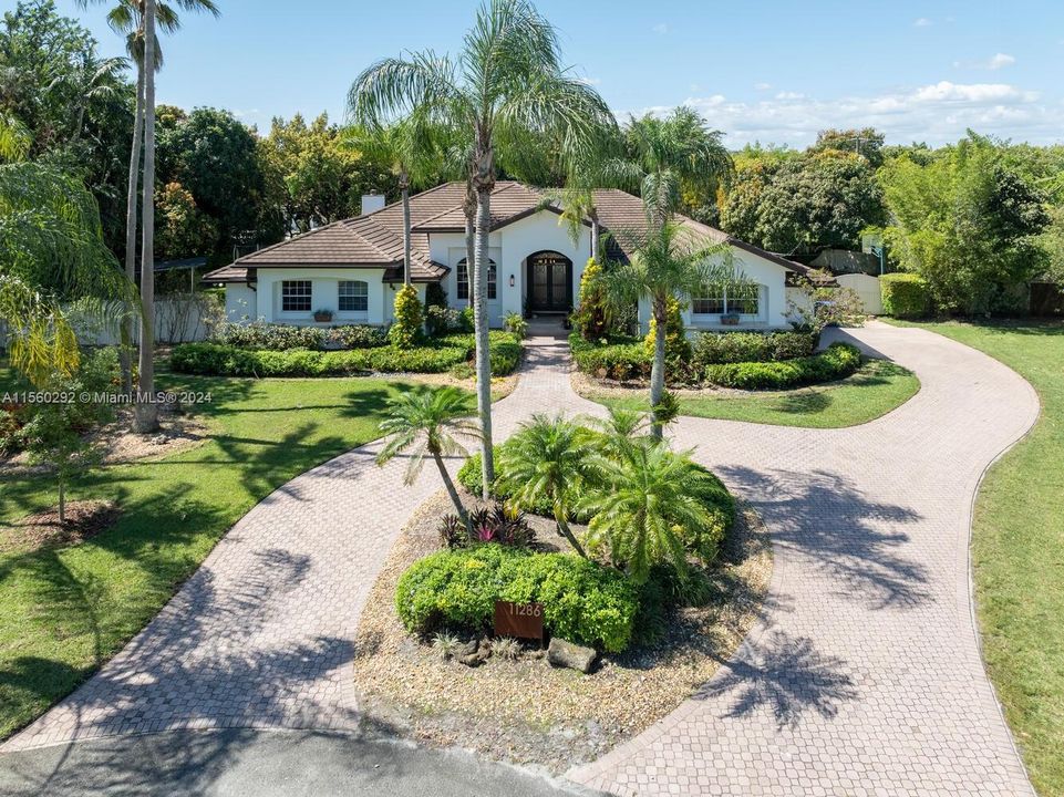 最近租的: $12,500 (5 贝兹, 4 浴室, 3456 平方英尺)