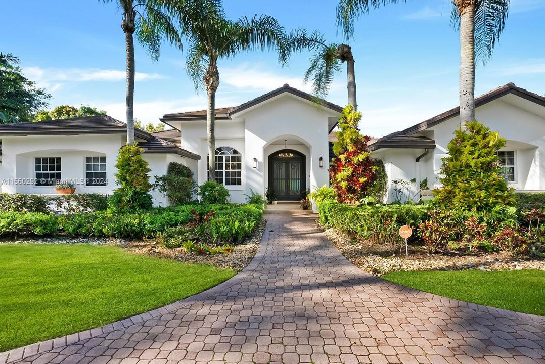 最近租的: $12,500 (5 贝兹, 4 浴室, 3456 平方英尺)