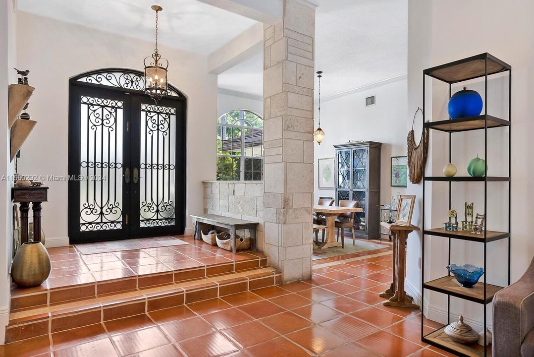 最近租的: $12,500 (5 贝兹, 4 浴室, 3456 平方英尺)