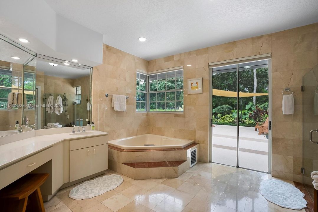 最近租的: $12,500 (5 贝兹, 4 浴室, 3456 平方英尺)