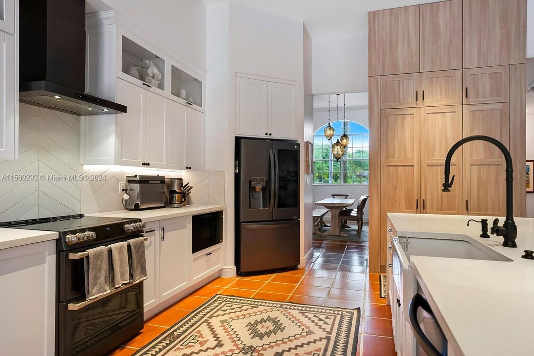 最近租的: $12,500 (5 贝兹, 4 浴室, 3456 平方英尺)