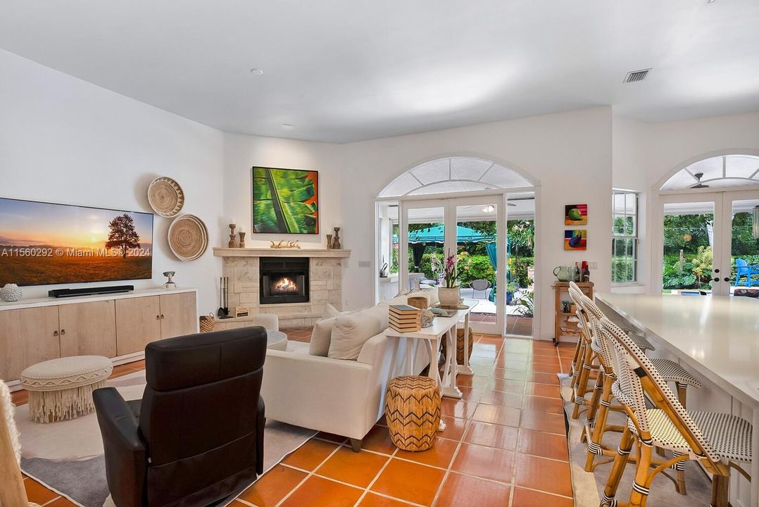 最近租的: $12,500 (5 贝兹, 4 浴室, 3456 平方英尺)