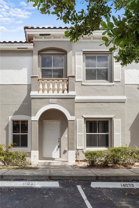 Recently Sold: $376,000 (2 beds, 2 baths, 1067 Square Feet)