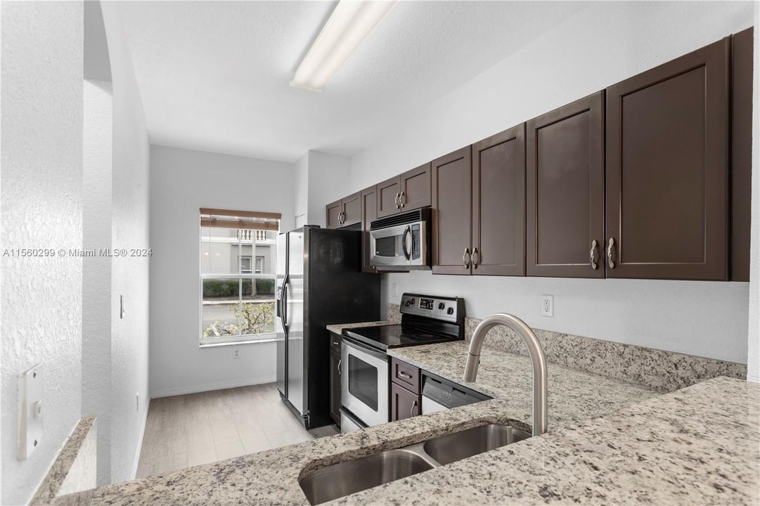 Recently Sold: $376,000 (2 beds, 2 baths, 1067 Square Feet)