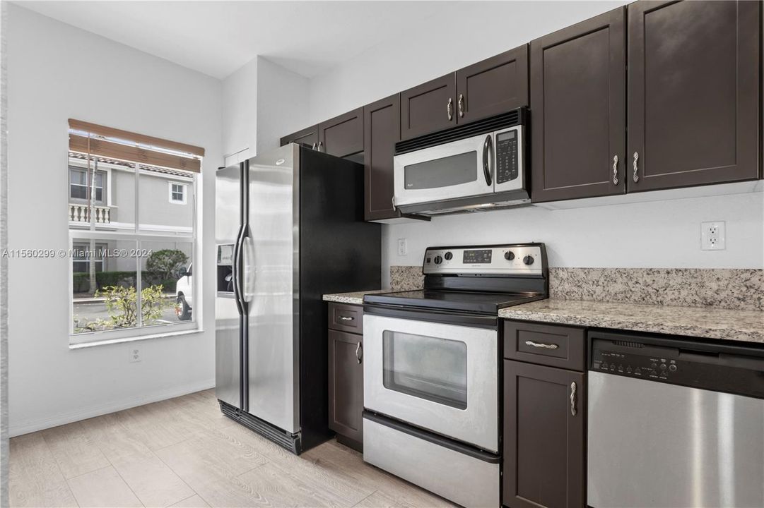 Recently Sold: $376,000 (2 beds, 2 baths, 1067 Square Feet)