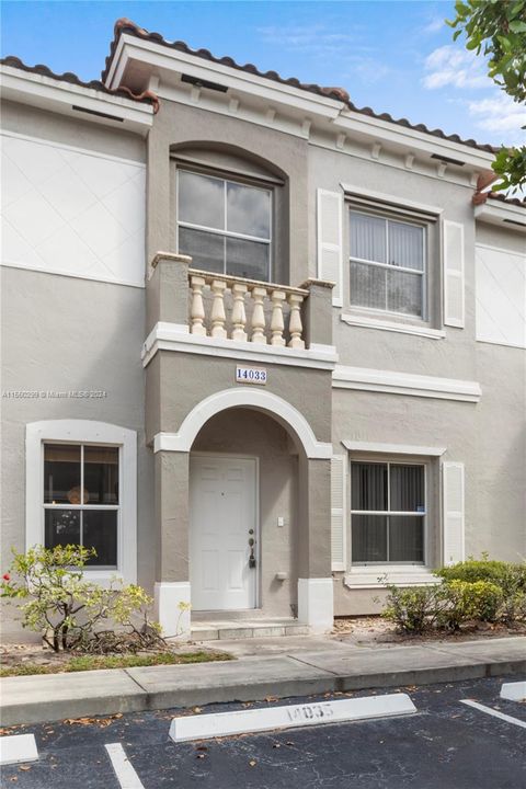 Recently Sold: $376,000 (2 beds, 2 baths, 1067 Square Feet)