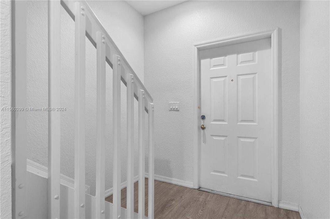 Recently Sold: $376,000 (2 beds, 2 baths, 1067 Square Feet)