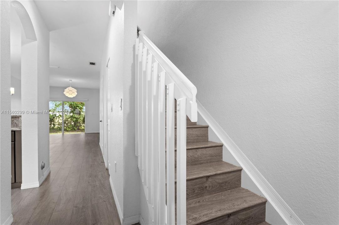 Recently Sold: $376,000 (2 beds, 2 baths, 1067 Square Feet)