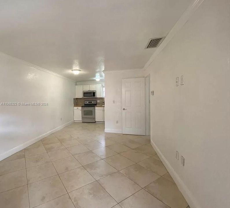 Active With Contract: $269,000 (2 beds, 1 baths, 660 Square Feet)