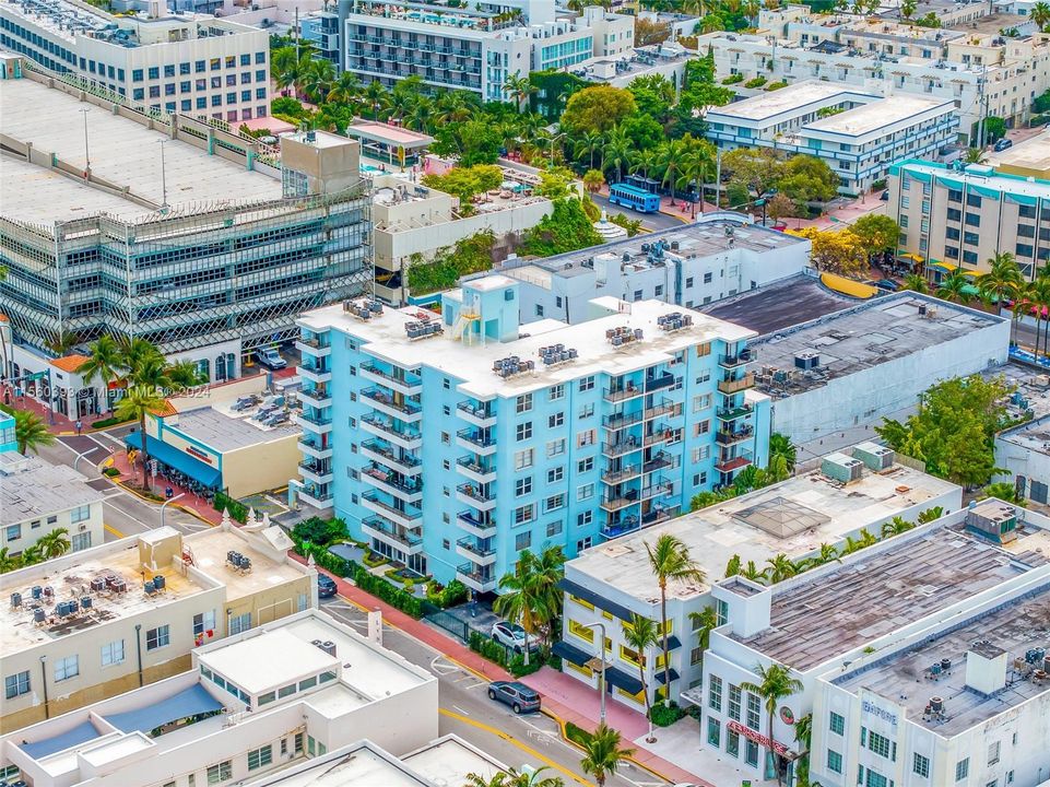 Recently Rented: $2,400 (1 beds, 1 baths, 720 Square Feet)