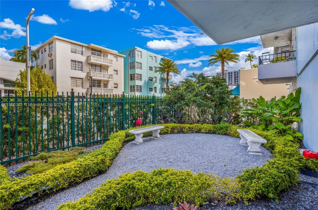 Recently Rented: $2,400 (1 beds, 1 baths, 720 Square Feet)