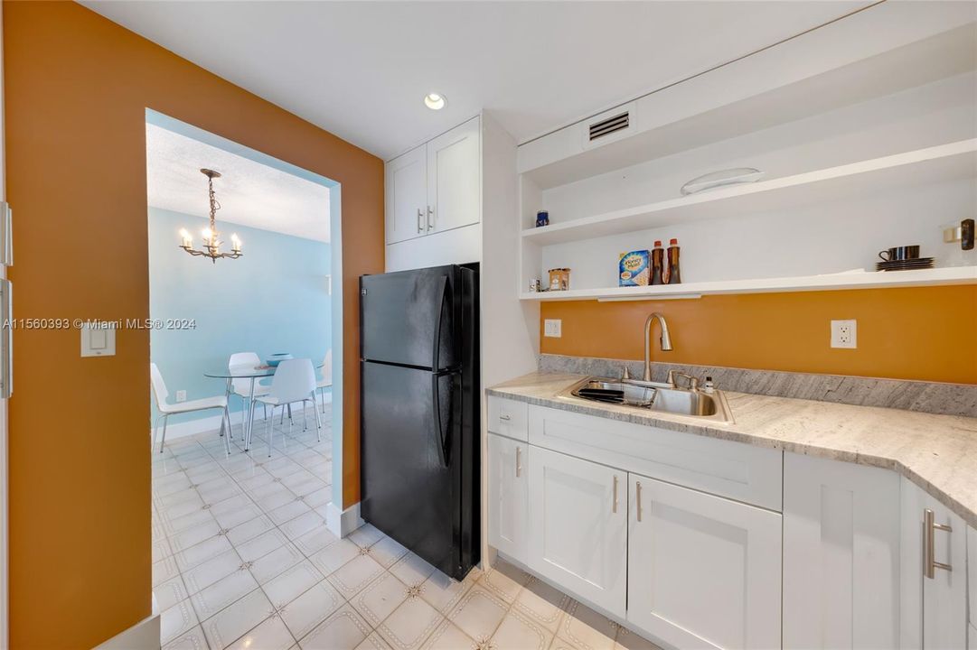 Recently Rented: $2,400 (1 beds, 1 baths, 720 Square Feet)