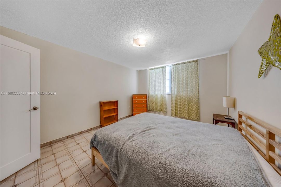 Recently Rented: $2,400 (1 beds, 1 baths, 720 Square Feet)