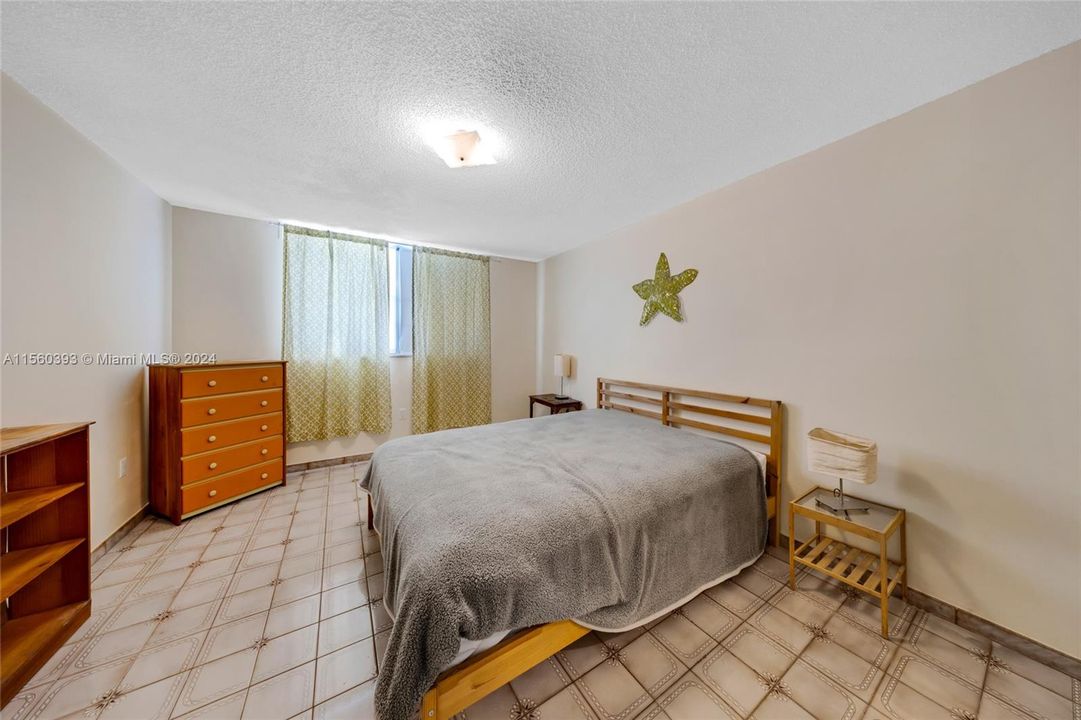 Recently Rented: $2,400 (1 beds, 1 baths, 720 Square Feet)