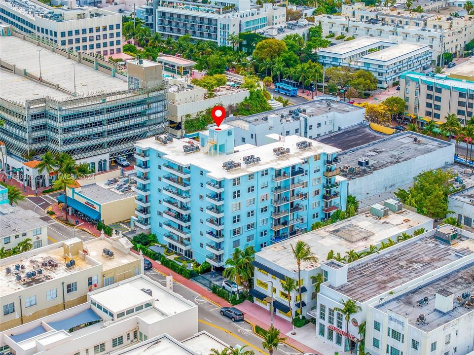 Recently Rented: $2,400 (1 beds, 1 baths, 720 Square Feet)