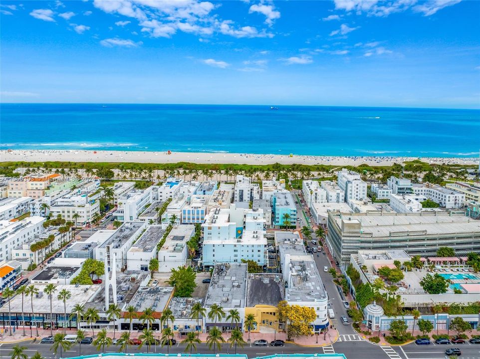 Recently Rented: $2,400 (1 beds, 1 baths, 720 Square Feet)