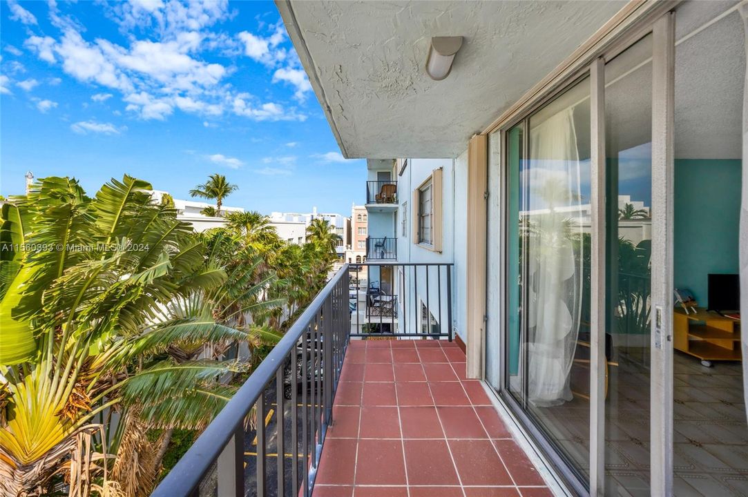 Recently Rented: $2,400 (1 beds, 1 baths, 720 Square Feet)