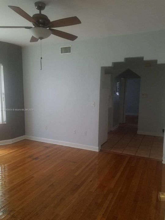 Recently Rented: $1,975 (1 beds, 1 baths, 510 Square Feet)