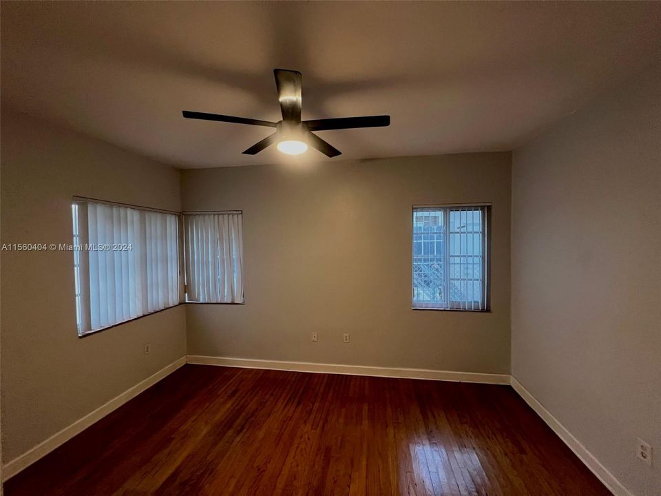 Recently Rented: $1,975 (1 beds, 1 baths, 510 Square Feet)