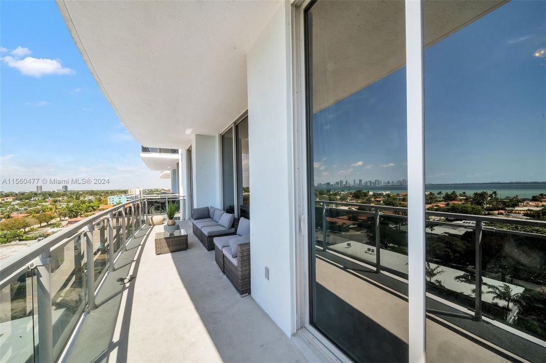 For Sale: $749,000 (2 beds, 2 baths, 1735 Square Feet)