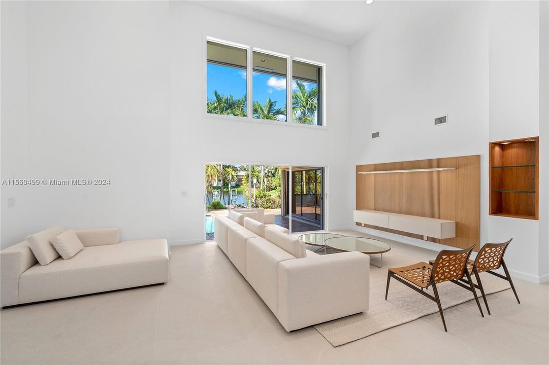 Active With Contract: $1,800,000 (4 beds, 3 baths, 4709 Square Feet)