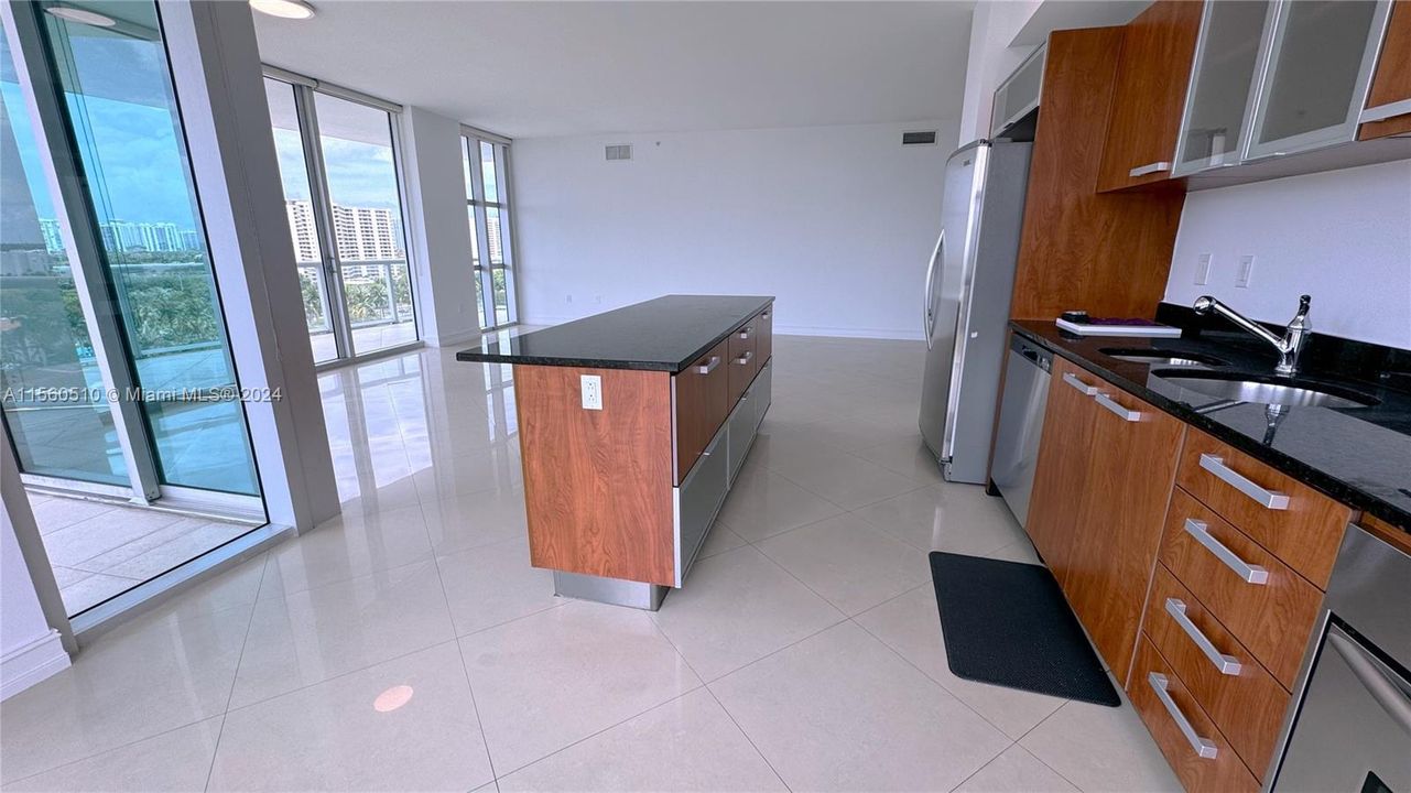 Recently Rented: $5,600 (3 beds, 2 baths, 1818 Square Feet)