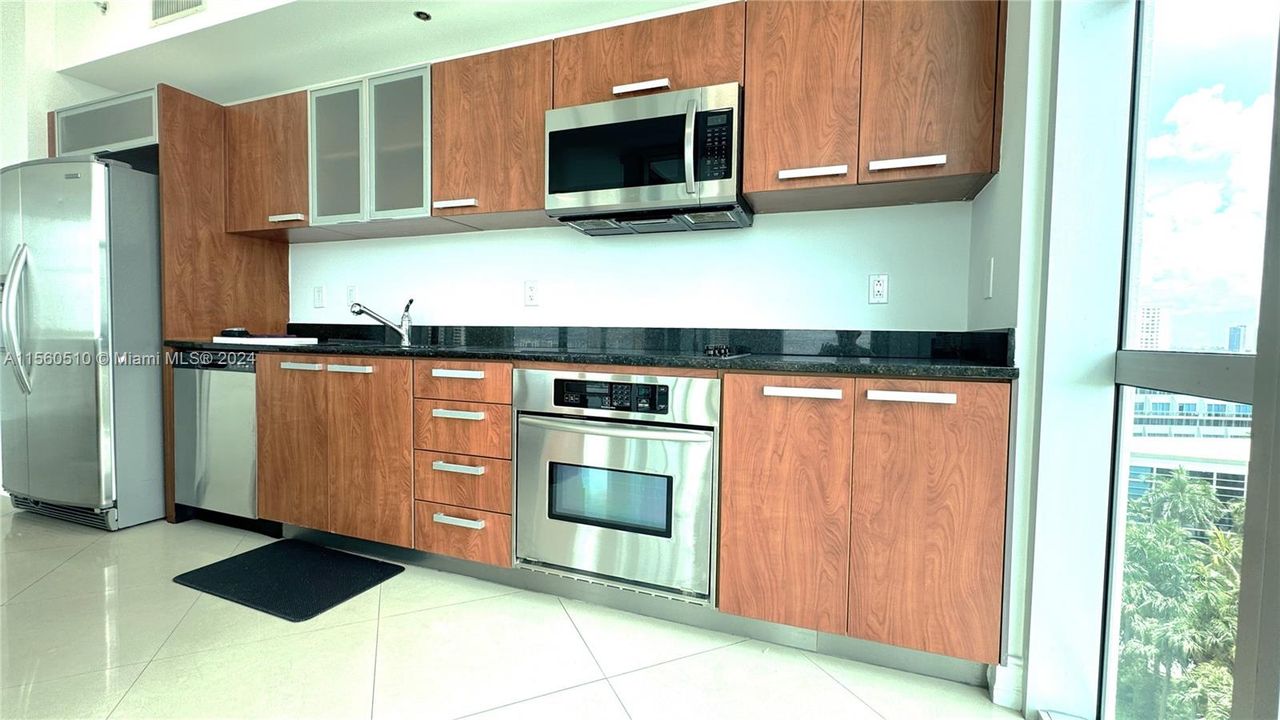 Recently Rented: $5,600 (3 beds, 2 baths, 1818 Square Feet)