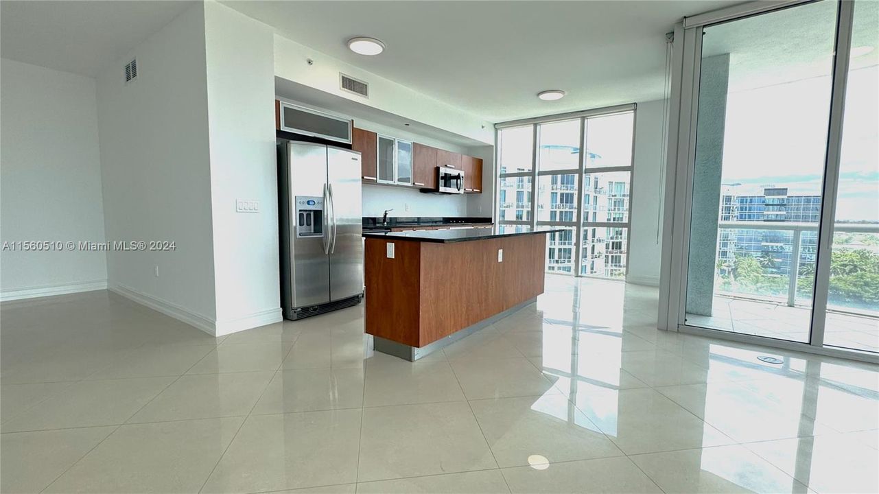 Recently Rented: $5,600 (3 beds, 2 baths, 1818 Square Feet)