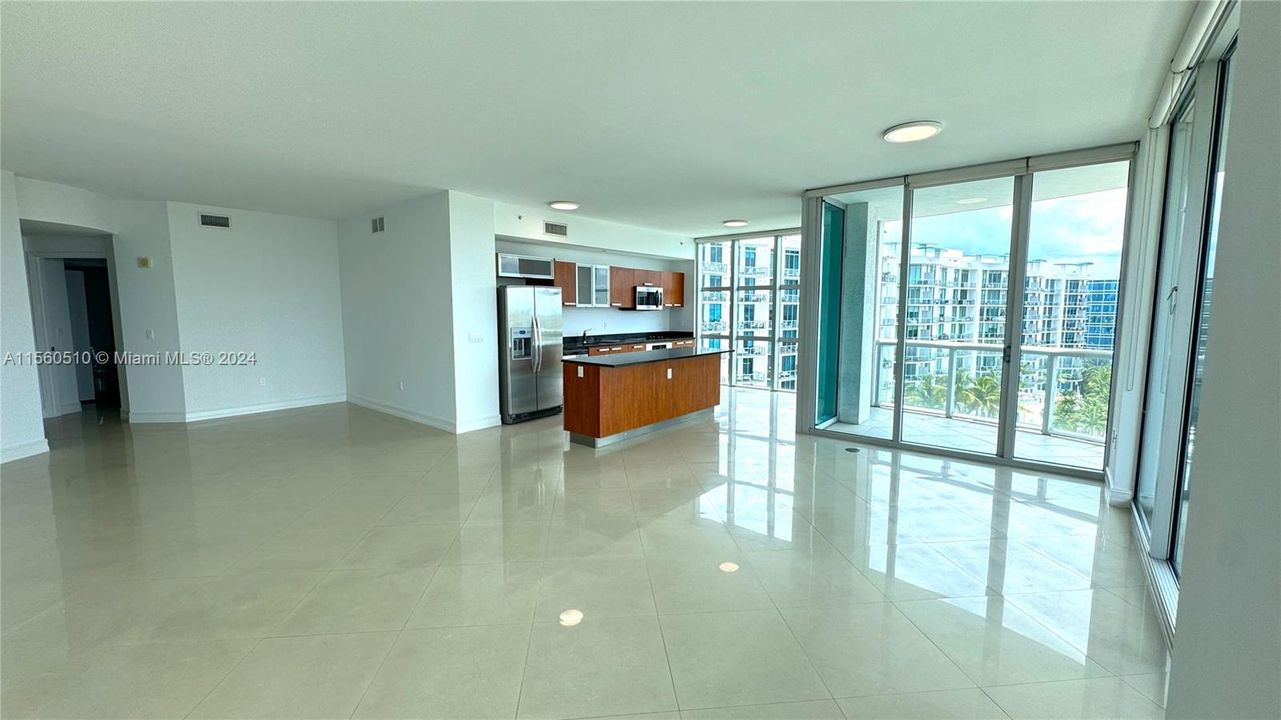 Recently Rented: $5,600 (3 beds, 2 baths, 1818 Square Feet)