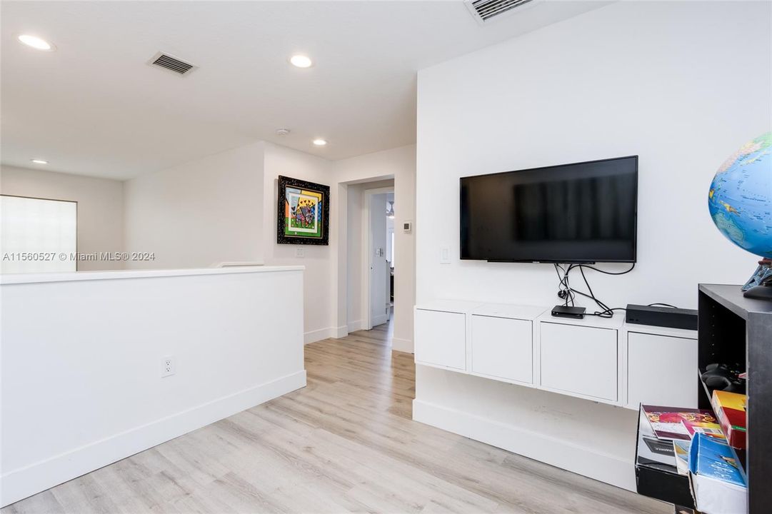 Active With Contract: $1,349,000 (3 beds, 2 baths, 2338 Square Feet)