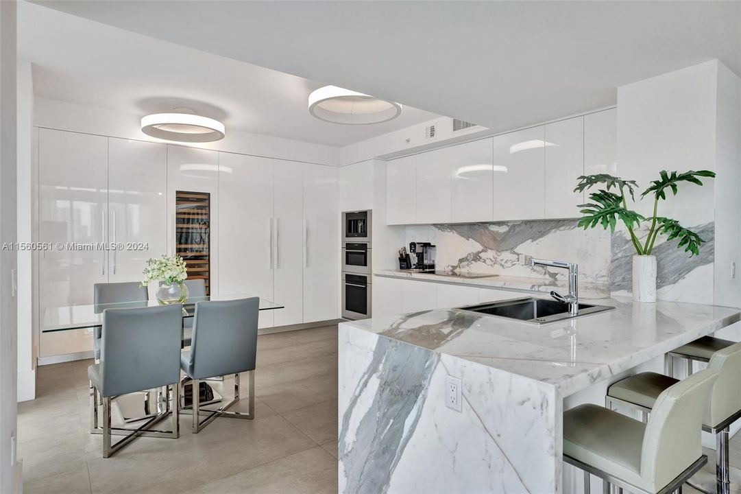 Active With Contract: $3,250,000 (4 beds, 4 baths, 3248 Square Feet)