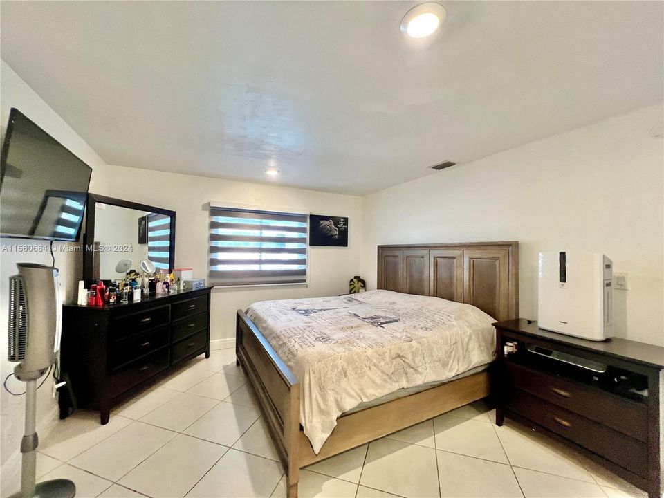 For Sale: $530,000 (3 beds, 2 baths, 2283 Square Feet)